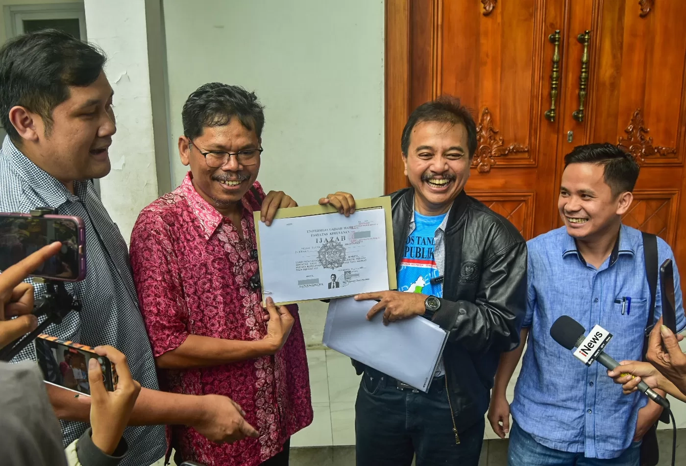 Jadi Tersangka Kasus Ijazah Jokowi, Eks Menpora Roy Suryo Jalani Pemeriksaan di Polda Metro Jaya