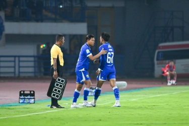 Tak Jarang Jadi Cadangan Persib Bandung, Ini Respons Berkelas Adam Alis