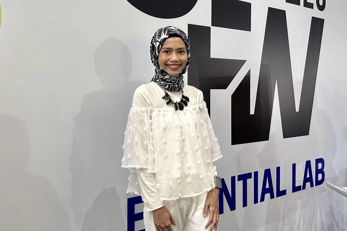 Tips Mix and Match Hijab Polos dan Motif agar Stylish Menurut Fashion Teacher