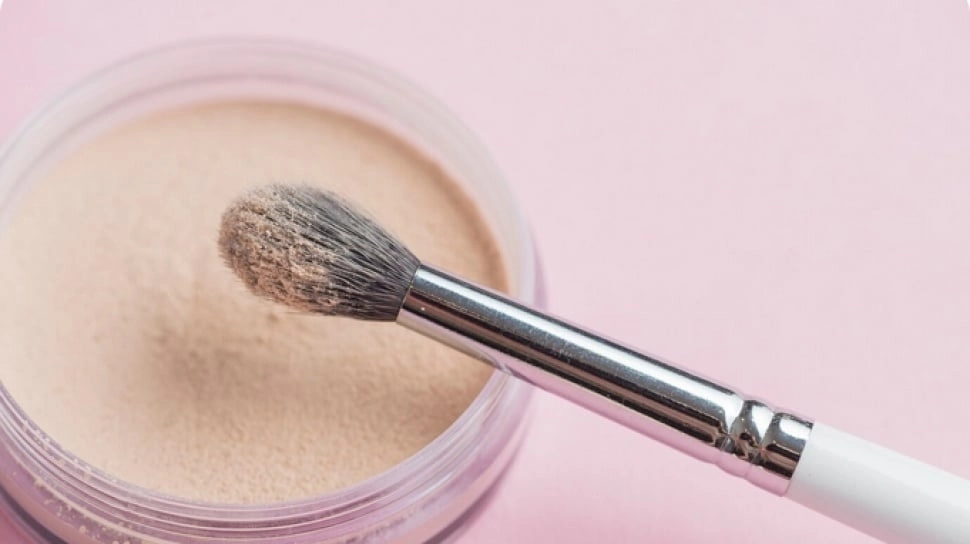 10 Bedak Tabur Terbaik untuk Kulit Berminyak, Makeup Anti Luntur dan Kilap