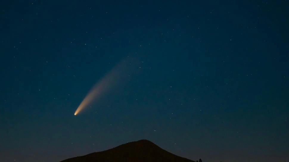 Bukan Alien, Ini Penjelasan Ilmiah di Balik Sinyal Radio dari Komet 3I/ATLAS