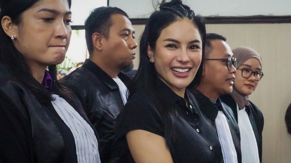 Bukan HP Pribadi, Terungkap Alat Komunikasi Nikita Mirzani Saat Live dari Rutan Pondok Bambu