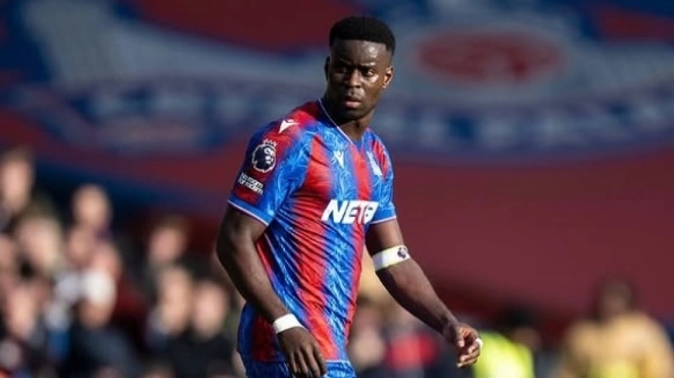 Marc Guehi Sulit Digapai, Liverpool Alihkan Bidikan ke Bek Dortmund