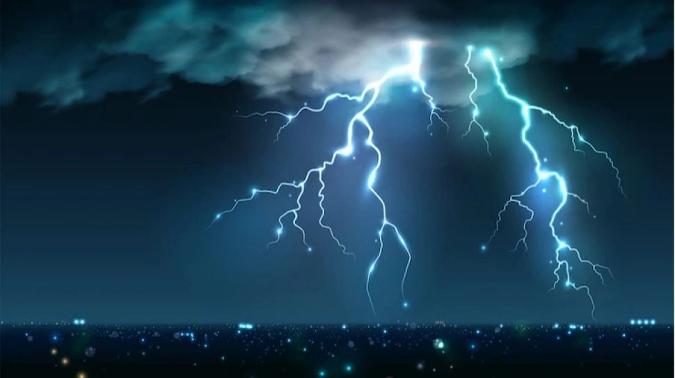 Prediksi Cuaca Hari Ini: Potensi Hujan Petir di Jakarta dan Sebagian Jawa Timur