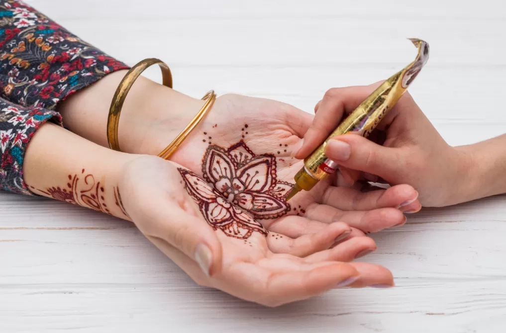 Stop Kecewa Henna Cepat Luntur! Ikuti Panduan 5 Langkah Perawatan Ini untuk Hasil Maksimal dan Tahan Lama