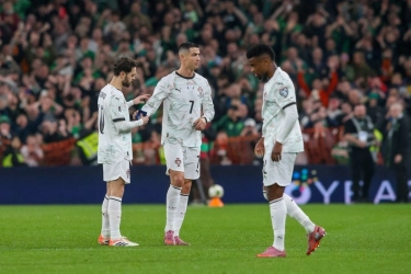 Momen Cristiano Ronaldo Ejek Fans Irlandia dan Akhirnya Kena Karma