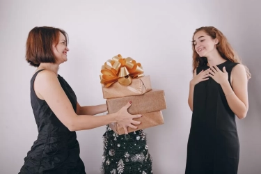 8 Jenis Hadiah yang Diberikan Kalangan Menengah ke Bawah Mengandung Makna Lebih Besar