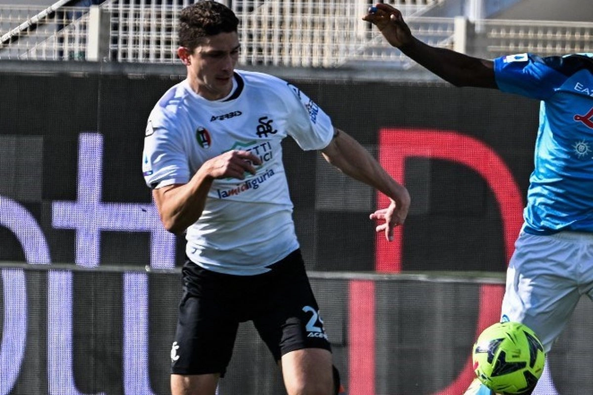 Eks Bek AC Milan Mattia Caldara Pensiun di Usia 31 Tahun