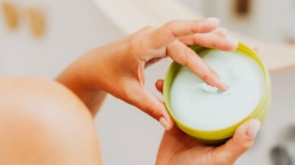 5 Body Lotion Terbaik untuk Memutihkan Plus Kandungan SPF Tinggi, Bye Kulit Belang!