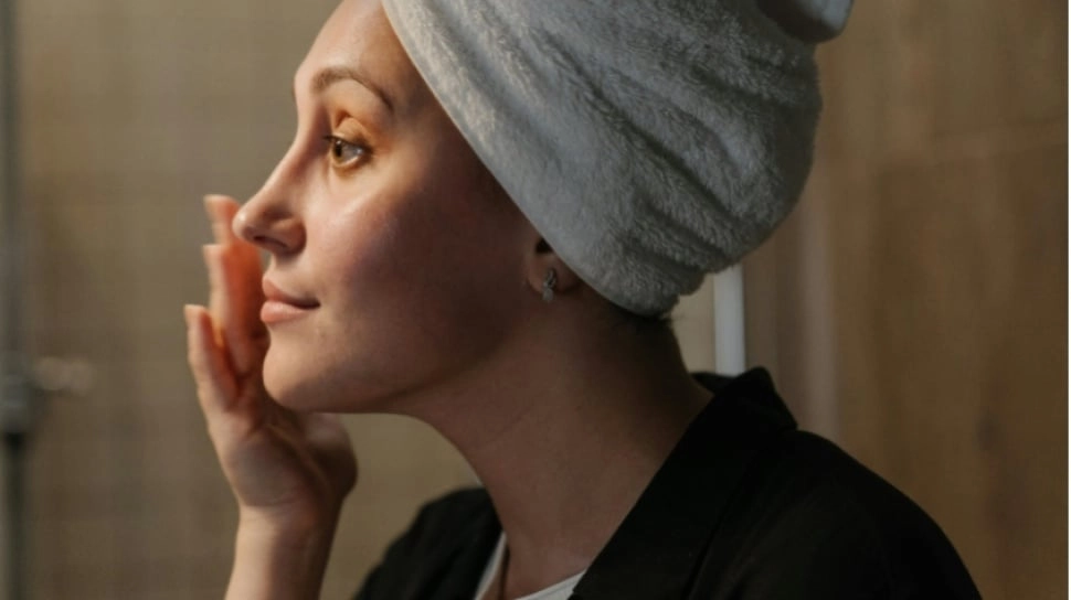 Rahasia Kulit Kenyal dan Bercahaya: Perawatan Sehari-hari yang Harus Dicoba