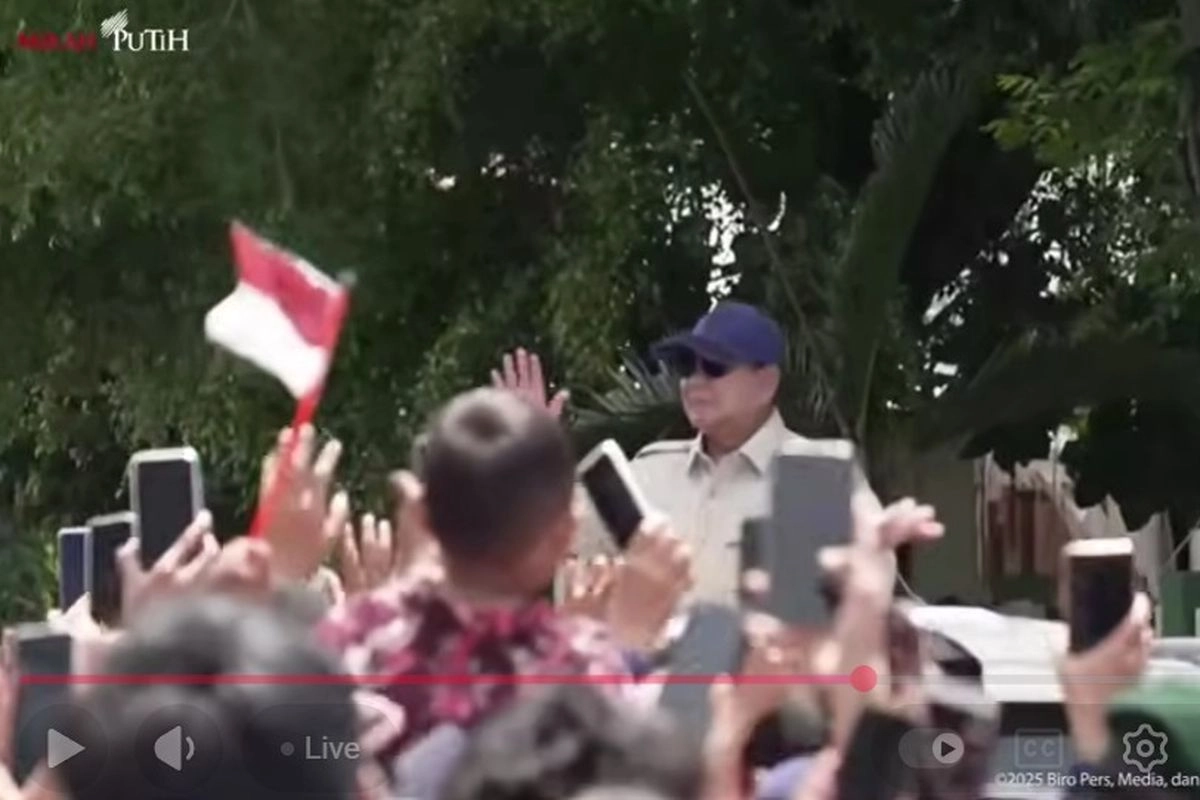 Momen Siswa Histeris Sambut Kedatangan Prabowo di SMPN 4 Bekasi, Padati Kiri dan Kanan Jalan