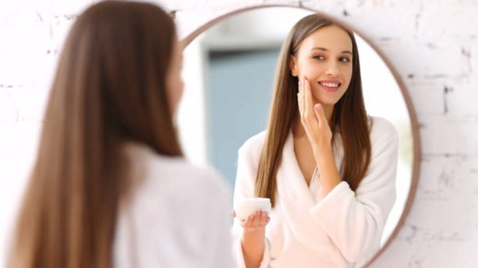 10 Rekomendasi Skincare Wardah untuk Atasi Flek Hitam Usia 40 Tahun ke Atas