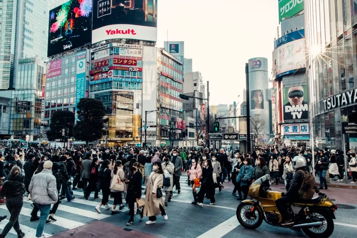 Budaya Tepat Waktu di Jepang: Antara Rasa Hormat, Disiplin, dan Warisan Modernisasi
