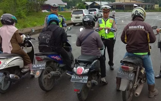 Bukan Pura-Pura Mogok atau Nekat Putar Balik Lawan Arus untuk Hindari Tilang, Ini Tips dari Polri
