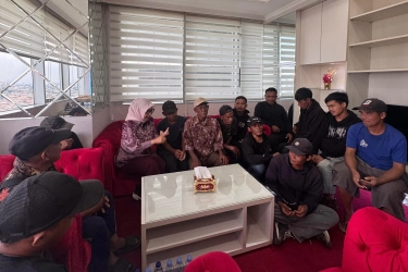 Sempat Ditelantarkan di Kalbar, Anggota DPR Imas Aan Berhasil Pulangkan 13 Warga Korban Penipuan Kerja Sawit