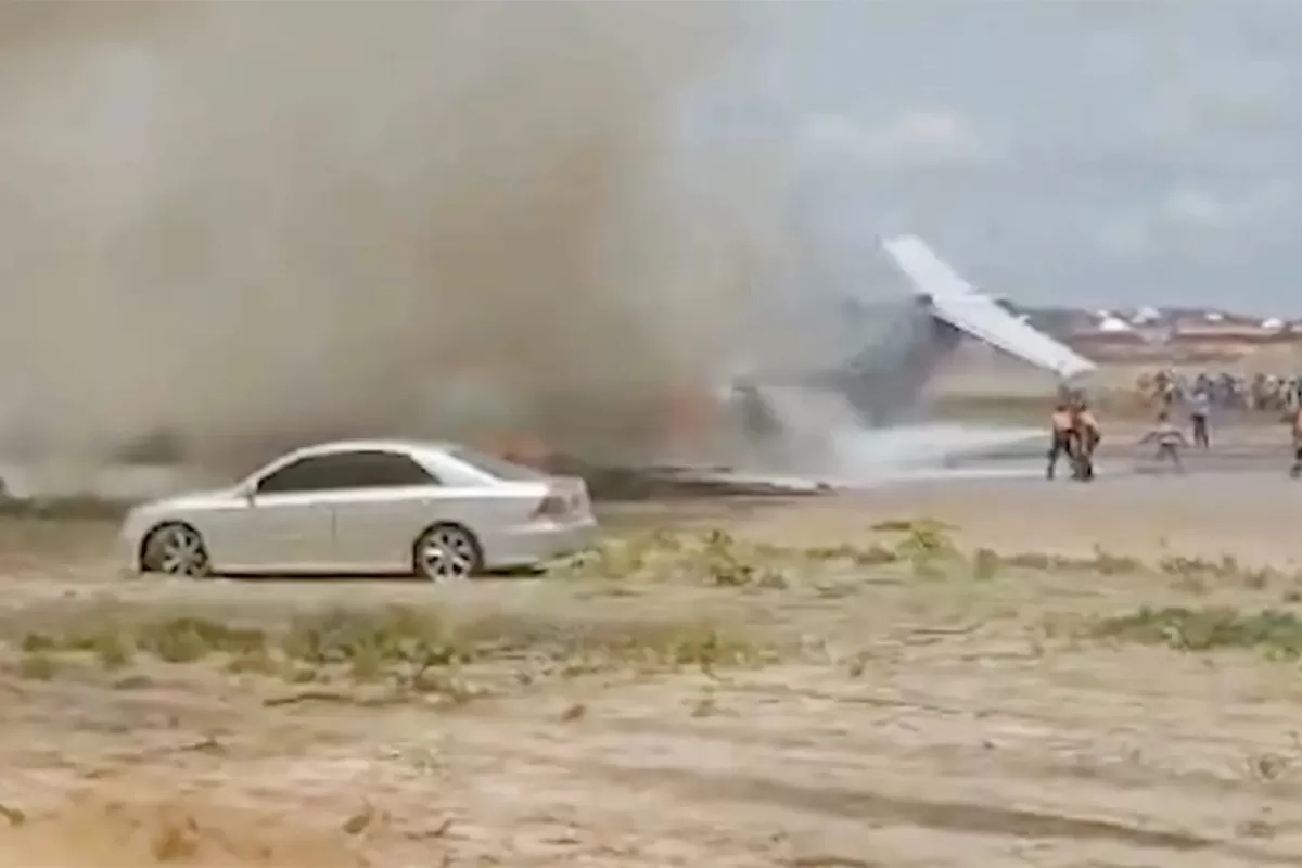 Tergelincir, Pesawat Jet Carter Pembawa Menteri Kongo Hangus Terbakar, Seluruh Penumpang dan Kru Selamat