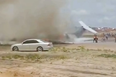 Tergelincir, Pesawat Jet Carter Pembawa Menteri Kongo Hangus Terbakar, Seluruh Penumpang dan Kru Selamat