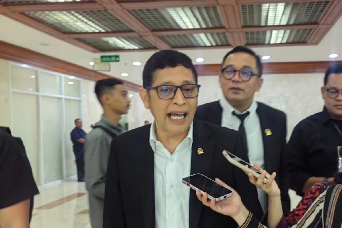 Baleg DPR Soroti Ketimpangan Kesejahteraan Guru dan Dosen di Lembaga Swasta