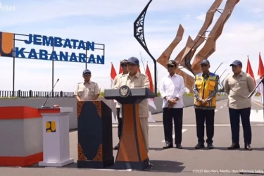 Prabowo Minta Anak Sekolah Tak Perlu Menyambut Saat Kunker: Kasihan, Biar Mereka Sekolah
