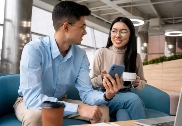 Jika Anda Secara Terbuka Membagikan 7 Detail Pribadi Ini, Anda Membuat Diri Lebih Rentan dari yang Anda Sadari Menurut Psikologi