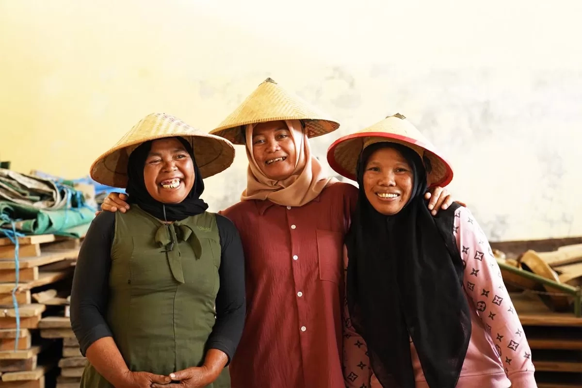 Peran Kepemimpinan Ketua Kelompok Mekaar dalam Pemberdayaan Perempuan untuk Ketahanan Ekonomi Keluarga