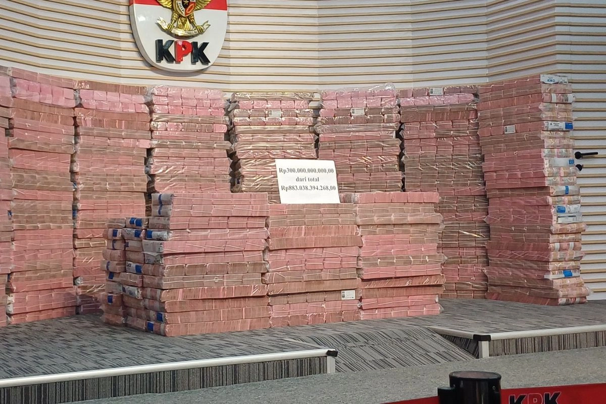 Momen KPK Pamerkan Rampasan Hasil Korupsi: Tembok Uang Rp 300 Miliar hingga Jeep Rubicon