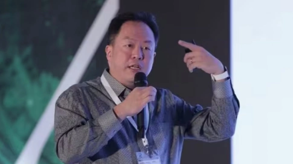 Gurita Bisnis Victor Hartono, Pemimpin Grup Djarum: Usaha dan Saham