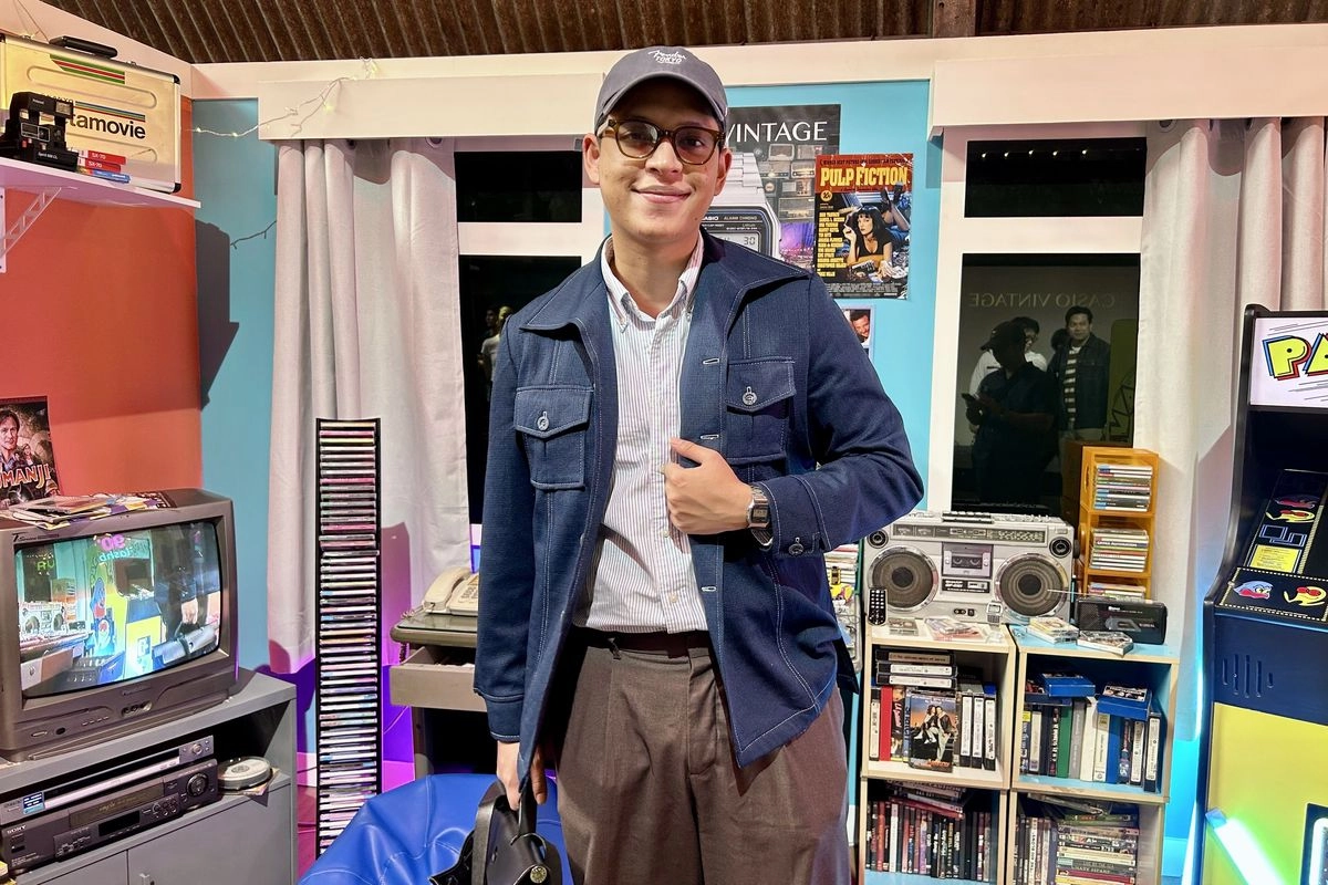 Intip Gaya Vintage Adikara Fardy Saat Hadiri Casio Vintage di Bangkok