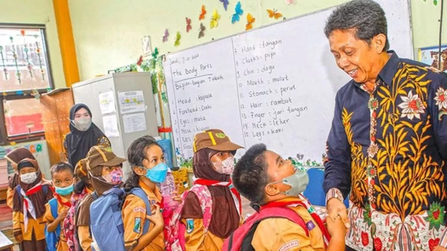 Pemajuan Pendidikan: Menguatkan Peran Guru di Garis Depan