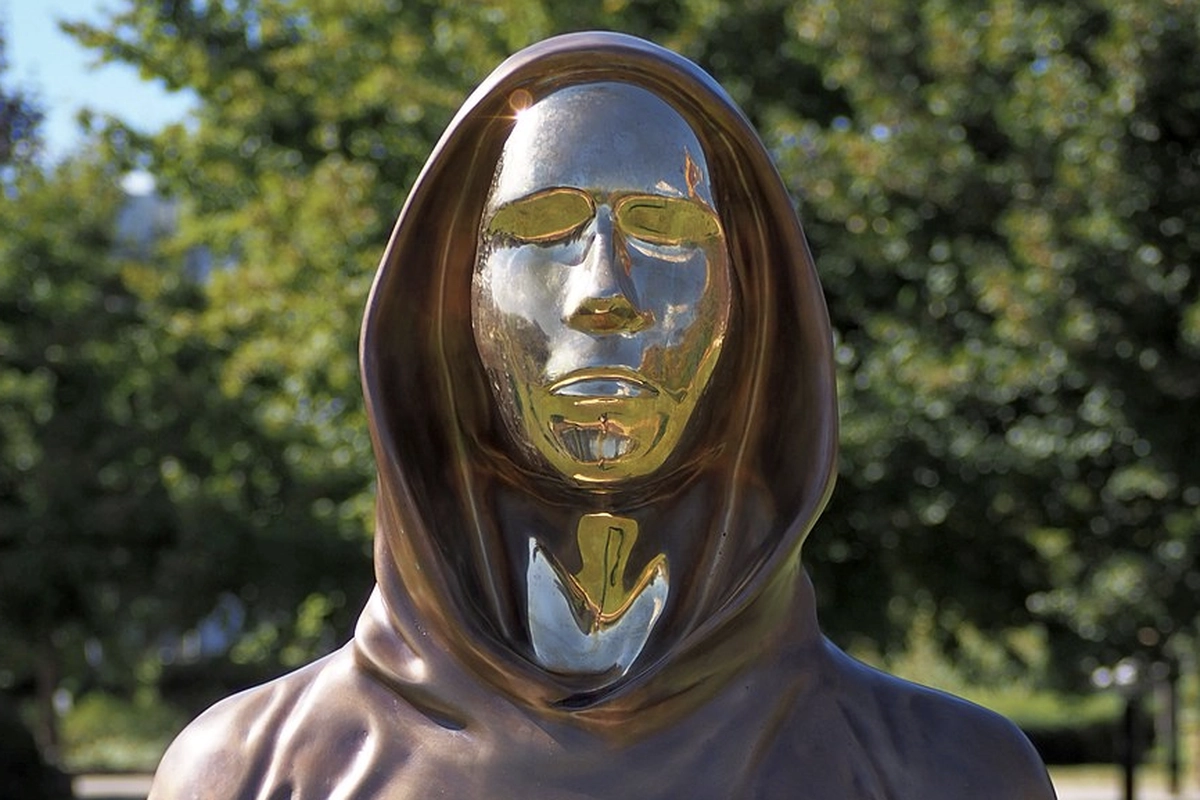 Harga Bitcoin Terjun Bebas, Kekayaan Penciptanya Amblas Rp 714 Triliun