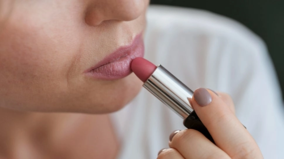 5 Lipstik Mengandung SPF untuk Usia 50 Tahun ke Atas, Pilihan Terbaik Bibir Sehat