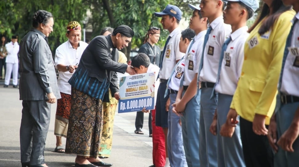 Peringati Hari Guru, Pemprov Jateng Beri Perhatian Penuh untuk Guru Non ASN dan Swasta