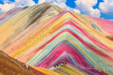 Vinicunca, Gunung Pelangi di Peru yang Menawan Dunia