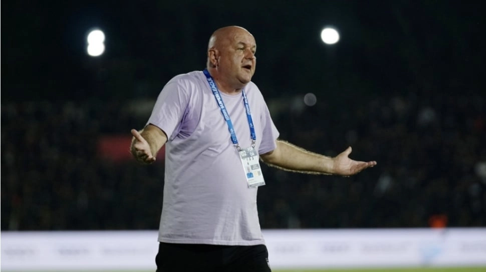 Bojan Hodak Kecewa Persib Bandung Kalah dari Lion City Sailors, Soroti Lini Pertahanan