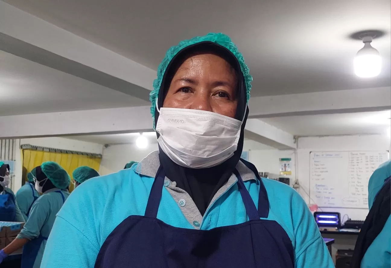 14 Tahun Jadi Ibu Tunggal, Kisah Suryati Relawan SPPG yang Bangkit Dari Lilitan Pinjol Hingga Bermimpi Umrah