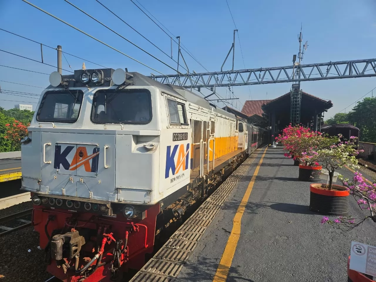 Kereta Malam vs Kereta Pagi: Mana yang Lebih Nyaman untuk Libur Nataru?