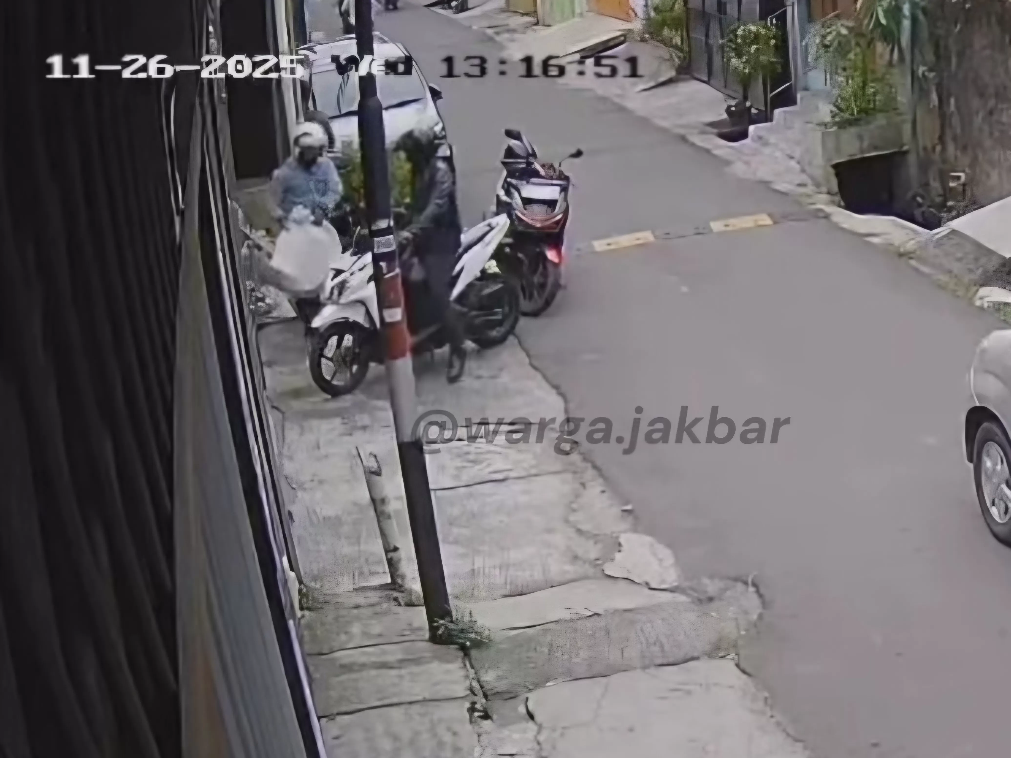 Viral Pencurian Kabel PLN di Jakarta Barat: Pelaku Terekam CCTV, Polisi Masih Selidiki
