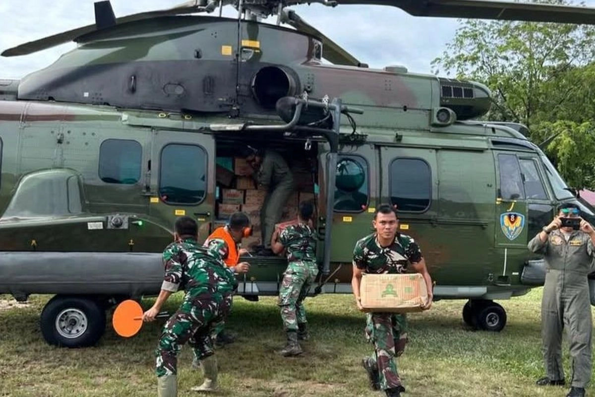 Akses Terputus, Bantuan Logistik ke Lokasi Banjir Sumatera Dikirim pakai Helikopter