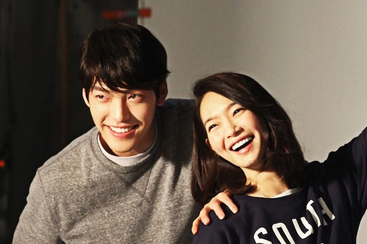 Undangan Pernikahan Kim Woo Bin dan Shin Min Ah, Digambar dan Ditulis Tangan Keduanya