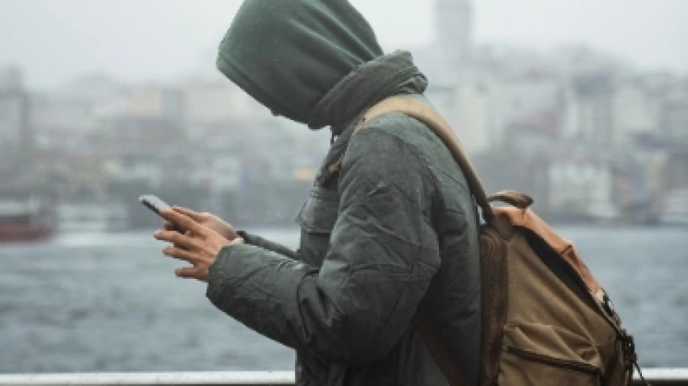 5 Rekomendasi HP Tahan Air Termurah, Tak Khawatir Kehujanan