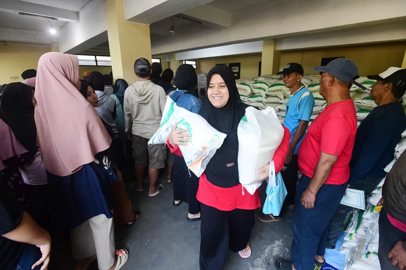 Banjir Rezeki 1 Desember 2025! 9 Bansos Cair Serentak: Ada PKH, BPNT, hingga Saldo Double KKS Mandiri