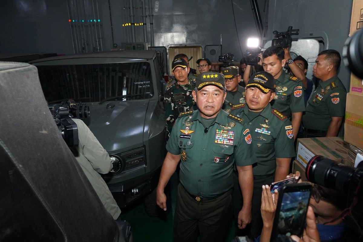 KSAD Berangkatkan Kapal ADRI, Kirim Bantuan ke Tiga Lokasi Bencana Sumatera