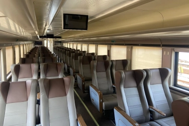 Mulai Hari Ini, KA Argo Wilis dan KA Turangga Pakai Kereta Stainless Steel New Generation
