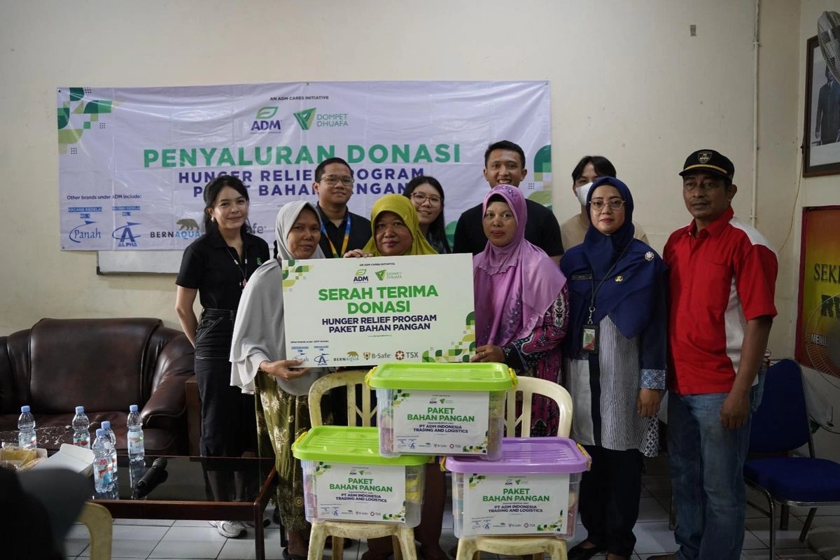 Uluran Kebaikan, Dompet Dhuafa–ADM Salurkan 2.510 Paket Pangan untuk Pengrajin Tahu-Tempe Pejagalan