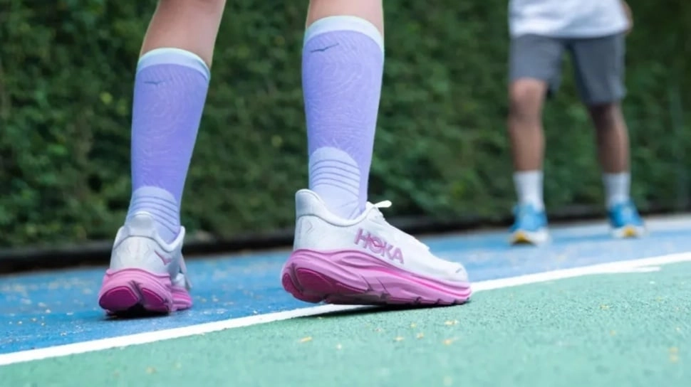 5 Rekomendasi Sepatu Lari Hoka Paling Nyaman untuk Wanita