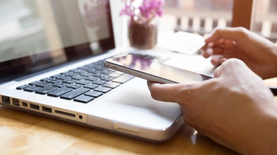 Jangan Sampai Tertipu! Kenali 7 Ciri Pinjol Ilegal dan Cara Mudah Mengecek Izin Resmi dari OJK