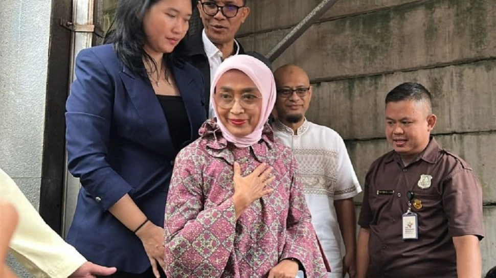 Tangis Ira Puspadewi Kenang Gelapnya Kamar Penjara: Dihindari Teman, Cuma Bisa Ngobrol Sama Tuhan