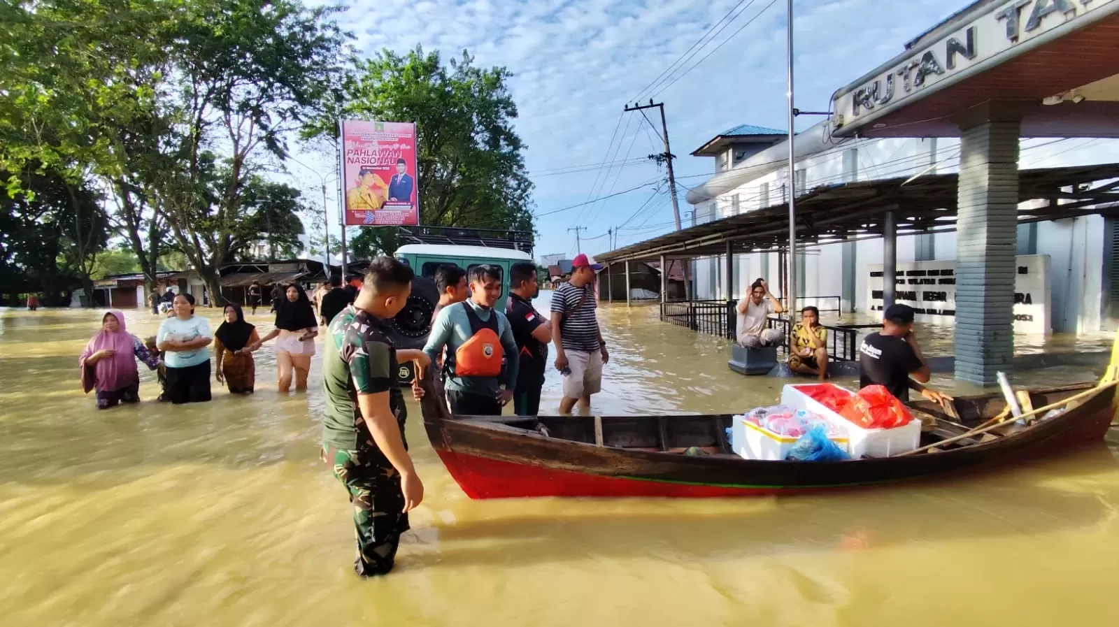 Sumatra Tenggelam! Kerugian Banjir Rp 68 Triliun Ungkap Bahaya Sawit dan Tambang