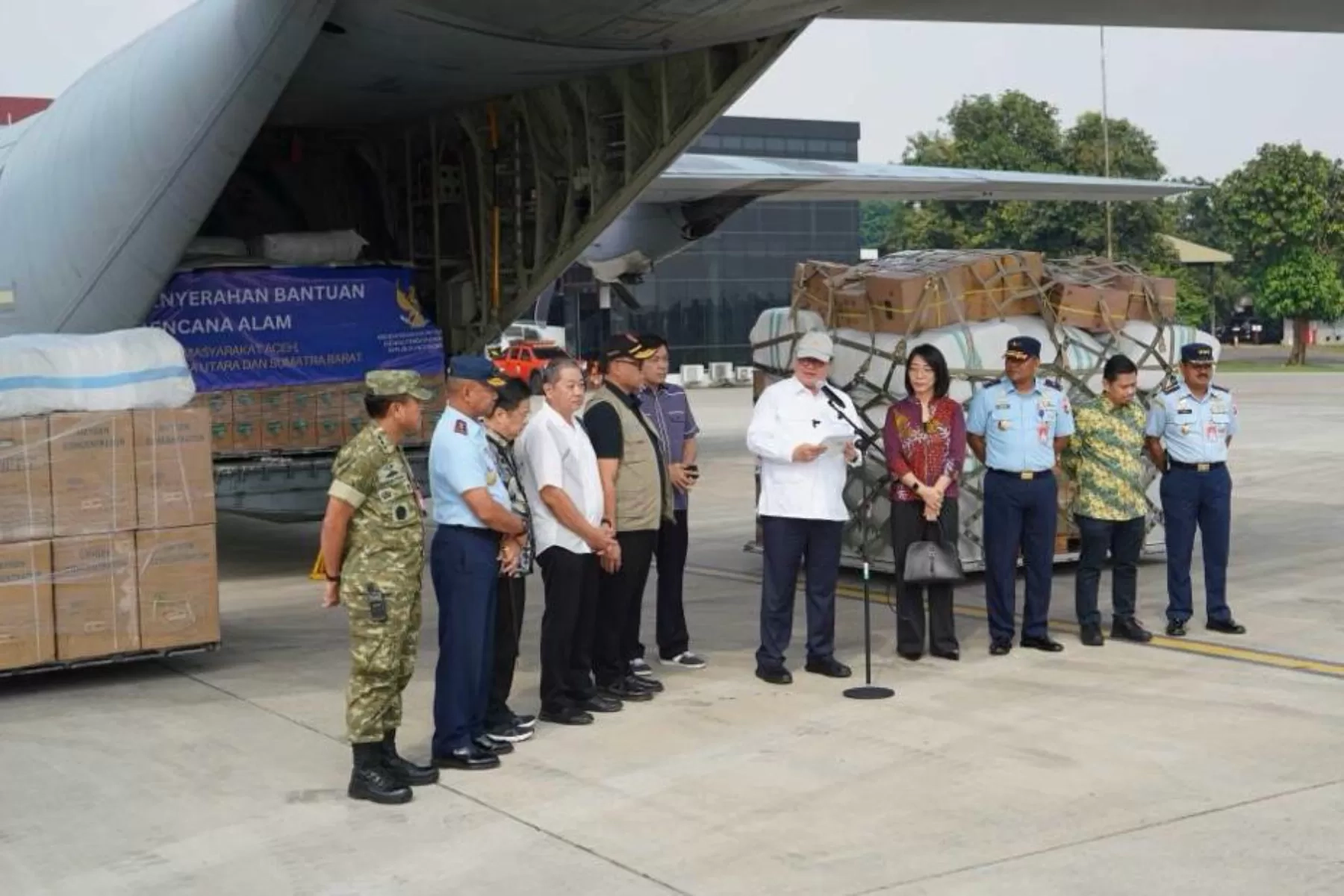 Pemerintah Kirim 40 Ton Bantuan Pangan dan Alat Kesehatan Bagi Warga Terdampak Bencana Sumatera