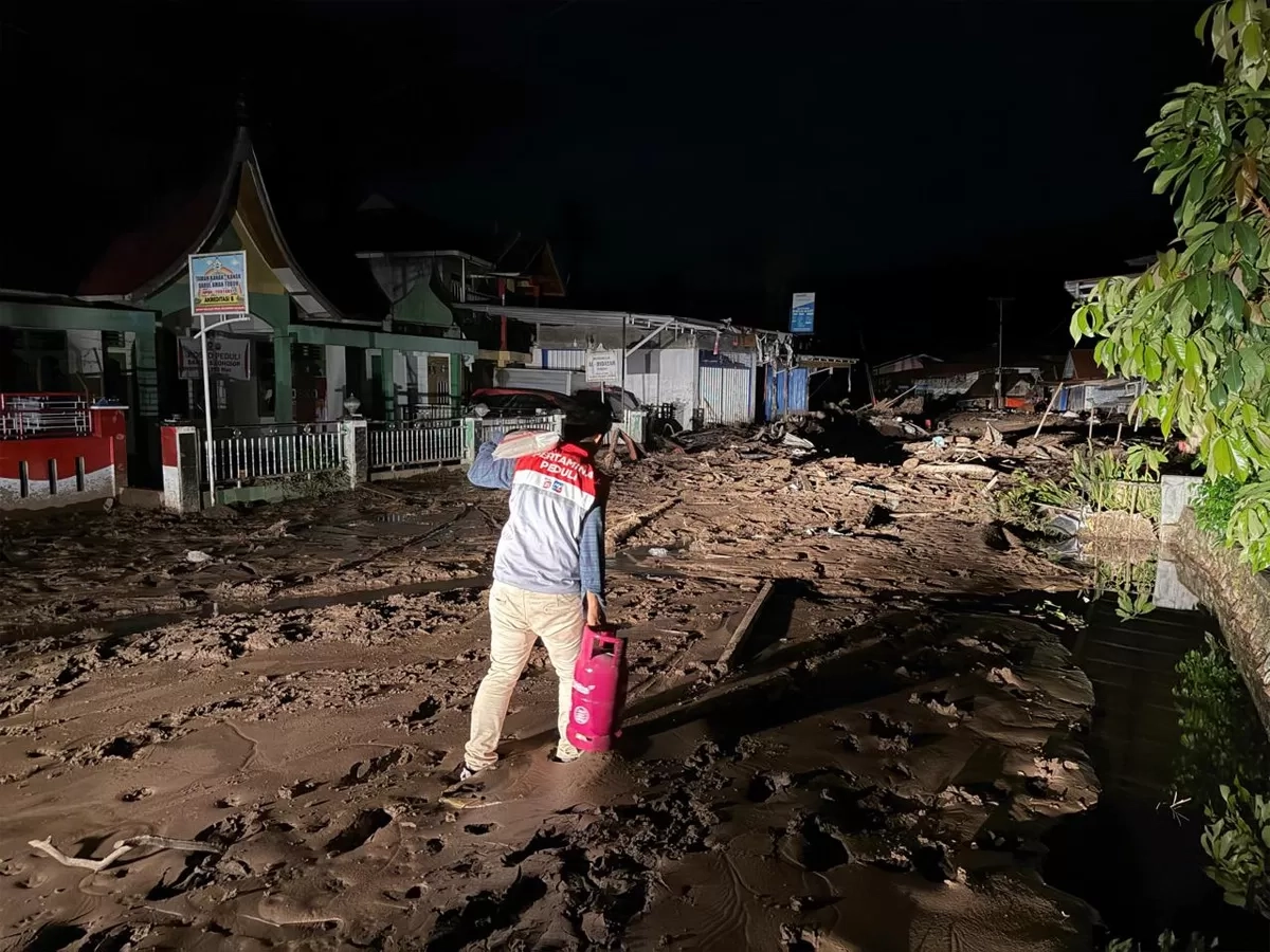 Pertamina Patra Niaga Regional Sumbagut Salurkan Bantuan LPG ke Daerah Terisolir Sibolga dan Pulau Nias